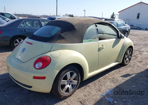 2006 Volkswagen New Beetle 2.5 from USA, damaged, VIN 3VWRF31Y66M331955